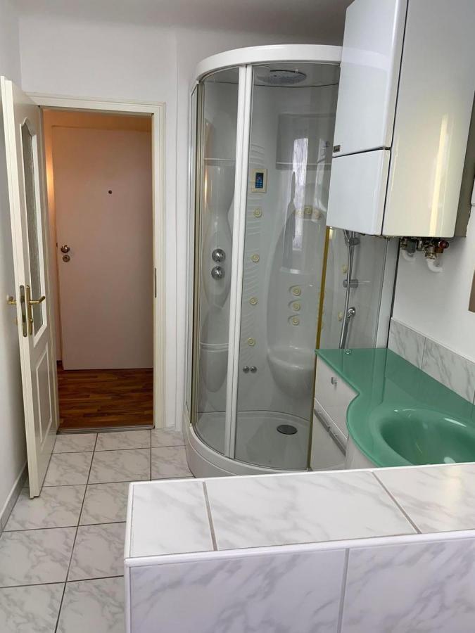 Montel Park - Linz Danube River Appartement Buitenkant foto