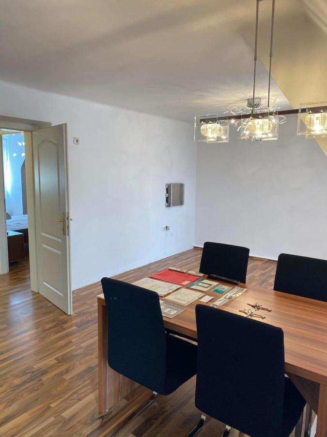 Montel Park - Linz Danube River Appartement Buitenkant foto